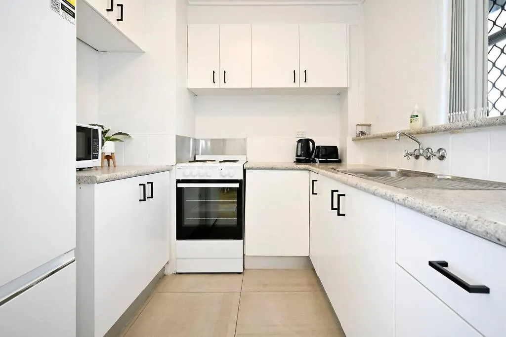 Beachside Bliss, 1 Bedroom Retreat Alexandra Headland 0*,  Avustralya